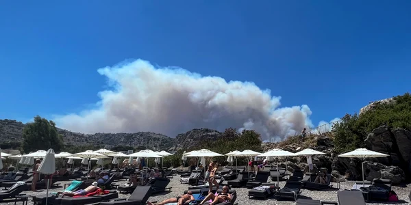 Incendii pe insula Rodos și evacuare turiști FOTO Profimedia (1) jpg