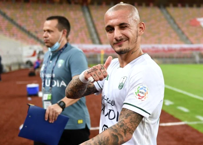 
    Alex Mitriță a debutat cu gol la Al AhliFOTO: Twitter  