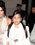 Kim Kardashian si fiica ei jpeg