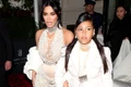 Kim Kardashian si fiica ei  jpeg