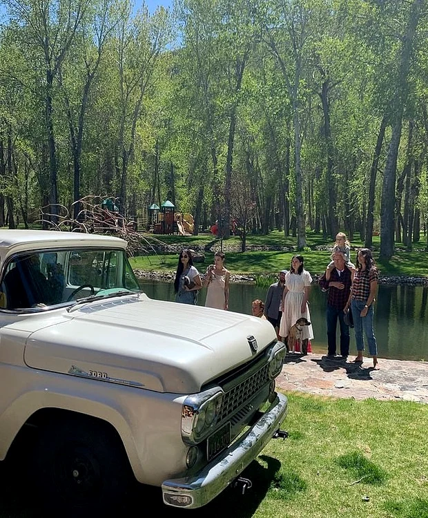 Scout Willis a făcut pe fotograful pentru întreaga familie de petrecăreți