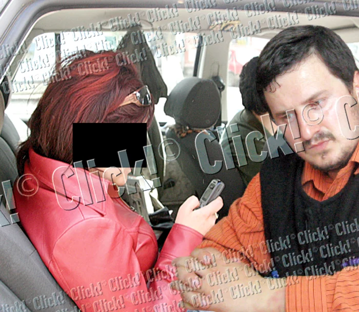 Oana S. (24 de ani) spune că părintele îi trimite mesaje obscene