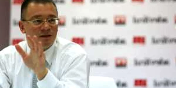 Consilierii și secretarii de stat care au lucrat în Guvernul Ungureanu vor demisiona 