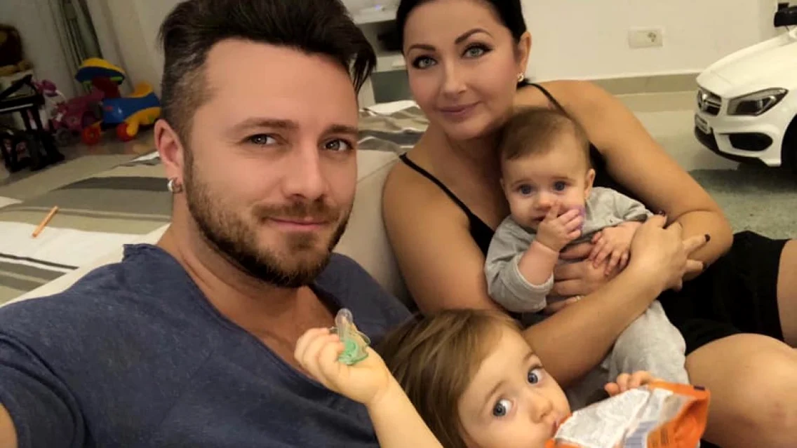 Tavi Clonda și Gabriela Cristea alături de copiii lor