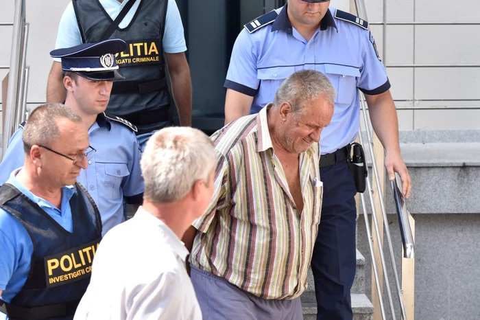 Criminal Gheorghe Dinca politisti FOTO INQUAM Photos Bogdan Danescu (2) jpg