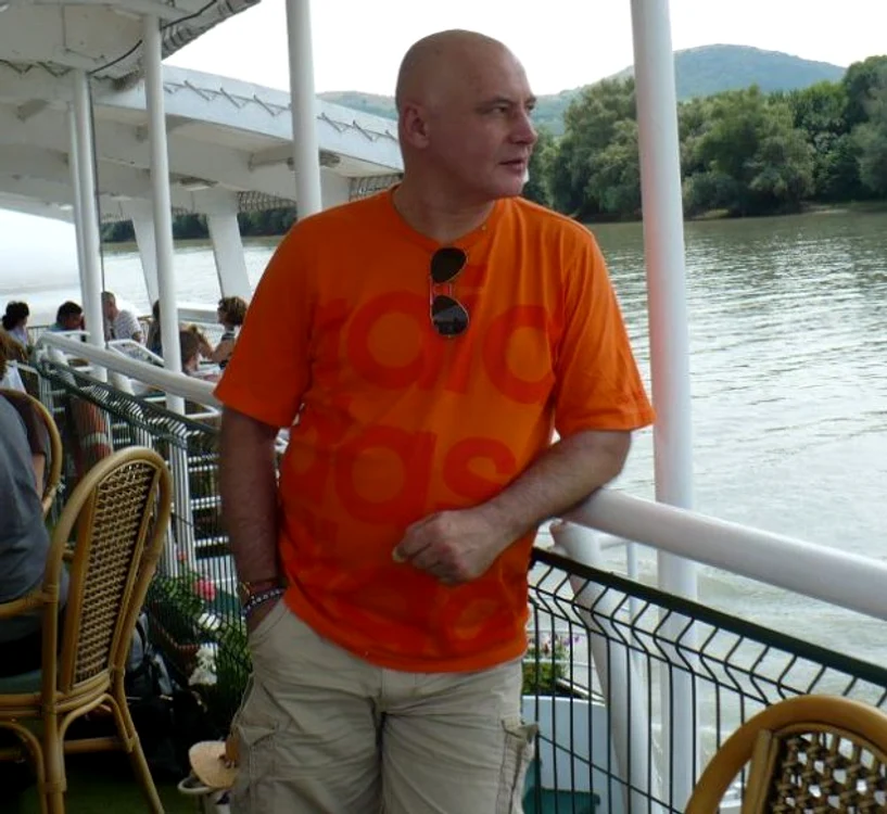 
    Mircea N.Stoian are de gând să ceară bani buni pentru a onora invitaţiile la emisiuni (foto:Facebook)  