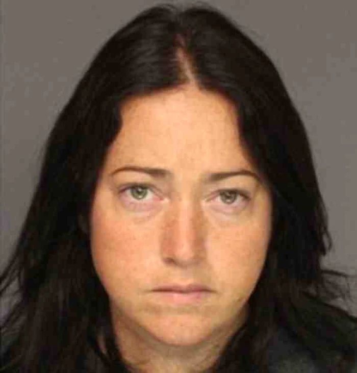 Nicole DuFault era în căutare de sex cu elevi, în timp ce acasă avea un soţ şi doi copii mici