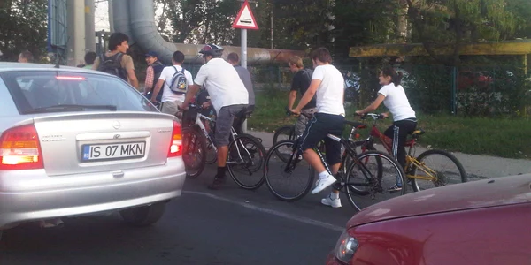 Bicicliştii au pedalat joi seară pe străzile din Iaşi