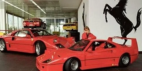 Preţul jucăriei este de 18.000 de euro