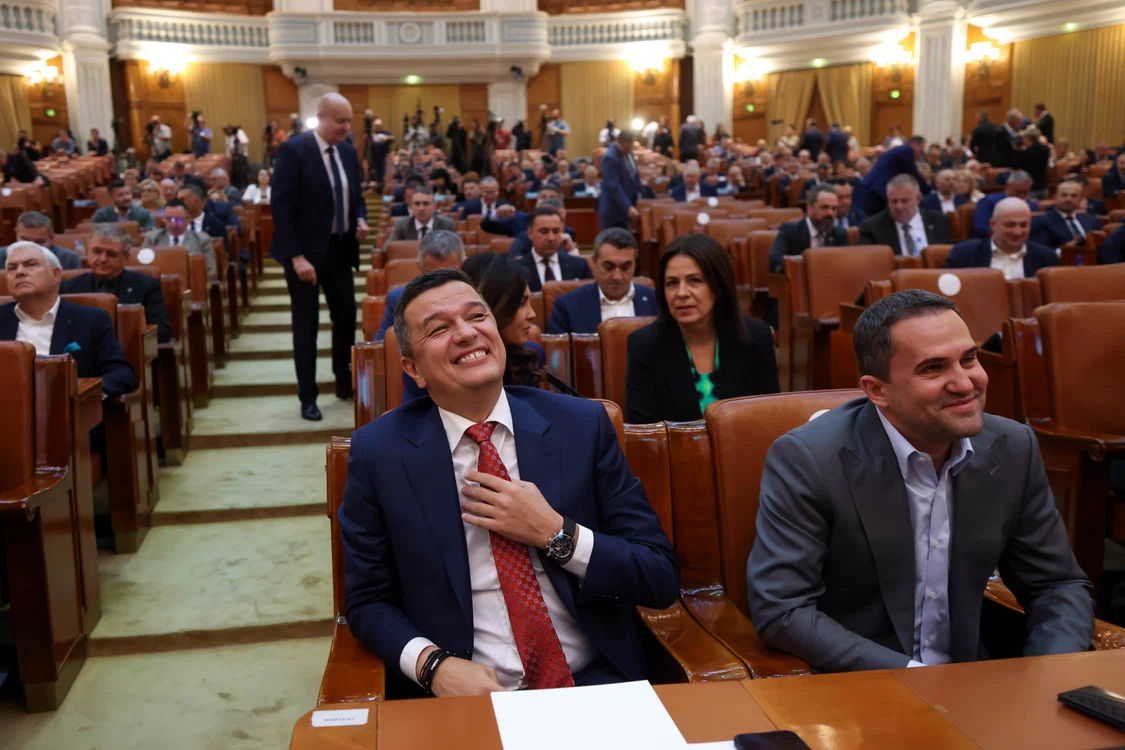 Sorin Grindeanu la învestirea guvernului condus de Siegfried Mureșan, la Palatul Parlamentului