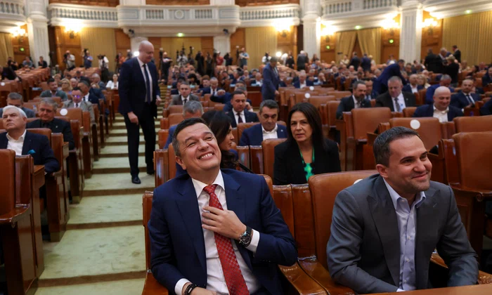 Sorin Grindeanu la învestirea guvernului condus de Siegfried Mureșan, la Palatul Parlamentului