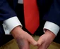 Donald Trump cu mâini vinete, Foto GettyImages 