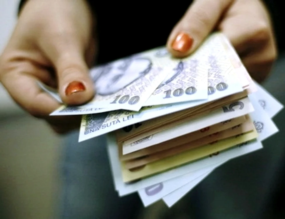 Absolvenții pot găsi locuri de muncă unde salariul depășește 5.000 de euro pe lună