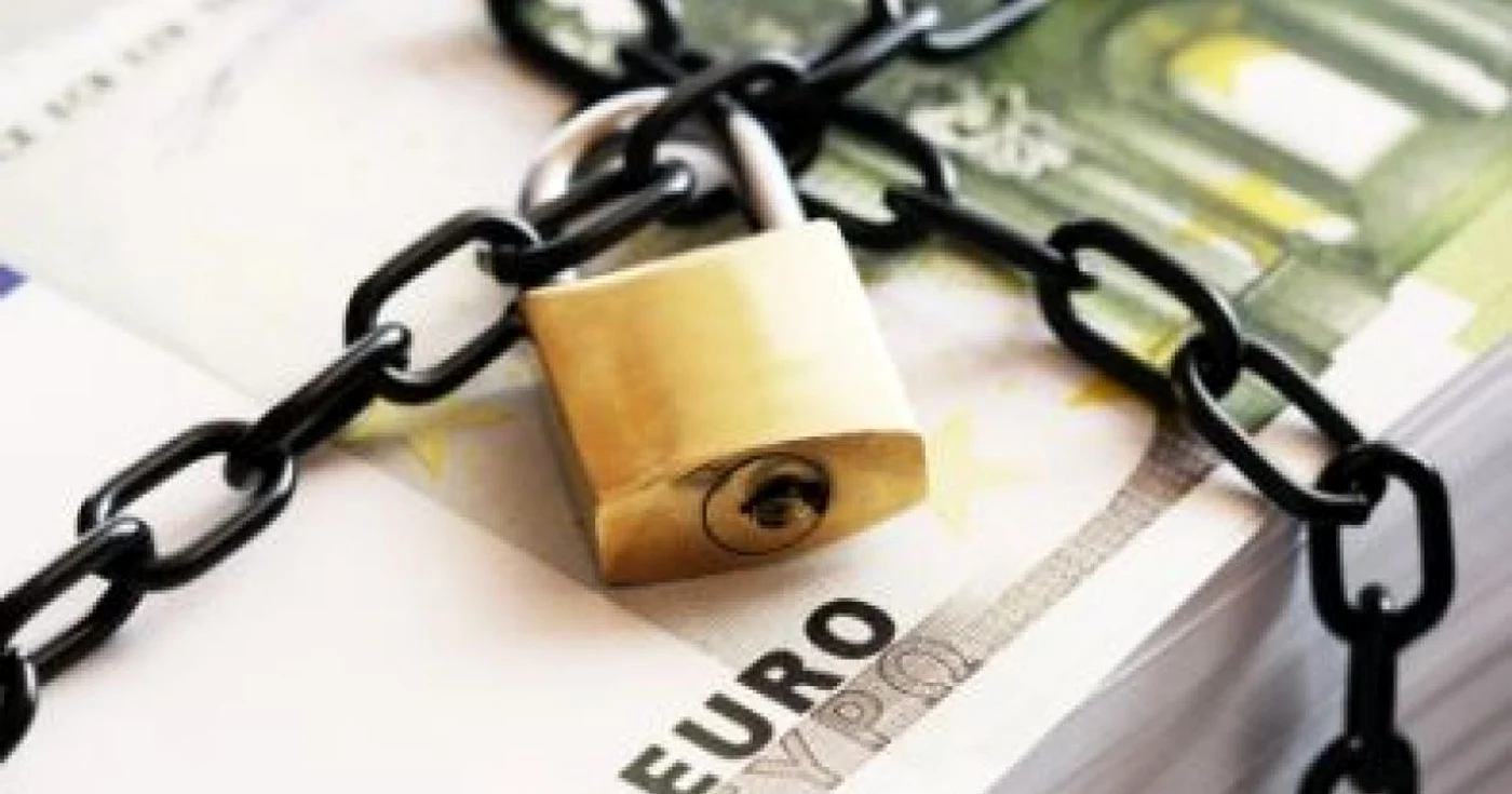 Băncile din zona euro au constituit la Banca Centrală Europeană (BCE) depozite pe termen scurt de peste 412 miliarde de euro.