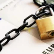 Băncile din zona euro au constituit la Banca Centrală Europeană (BCE) depozite pe termen scurt de peste 412 miliarde de euro.