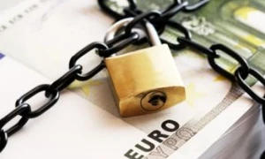 Băncile din zona euro au constituit la Banca Centrală Europeană (BCE) depozite pe termen scurt de peste 412 miliarde de euro.