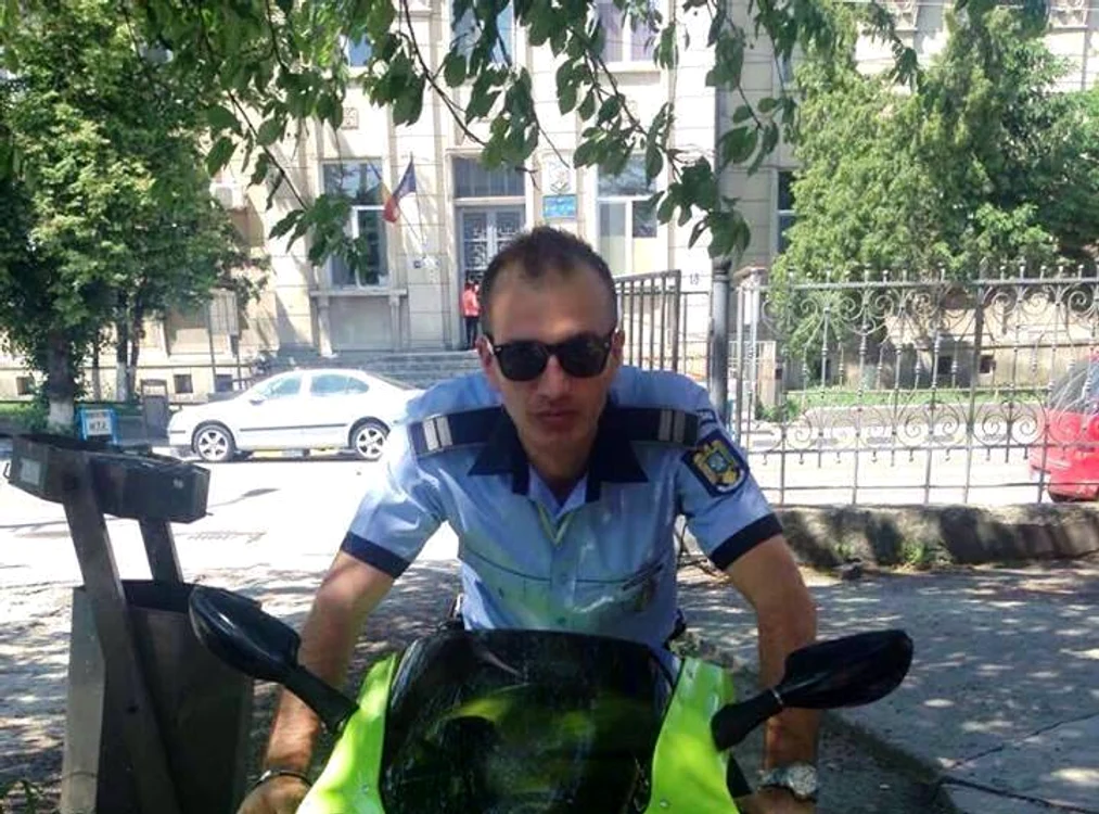 
    Poliţistul Răzvan Aursulesi a acţionat cu tact şi cu sânge receFoto: Facebook  