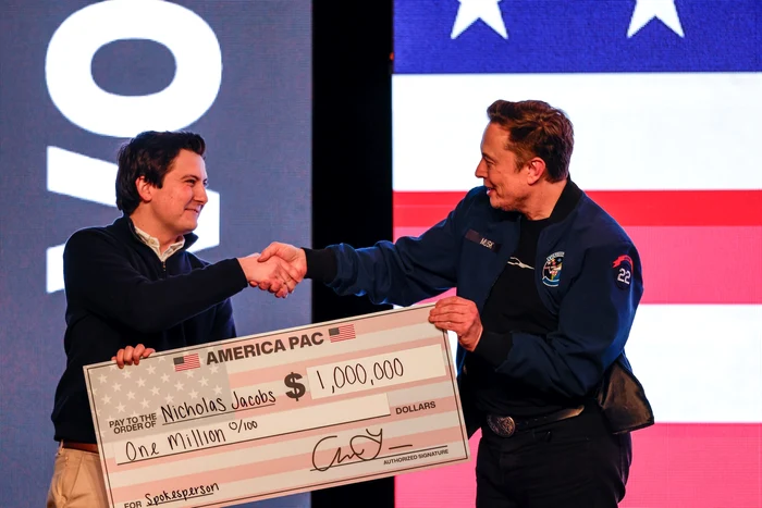 Elon MUsk a înmânat două donaţii de câte 1 milion de dolari. Foto Profimedia