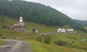 manastirea petrova maramures jpg