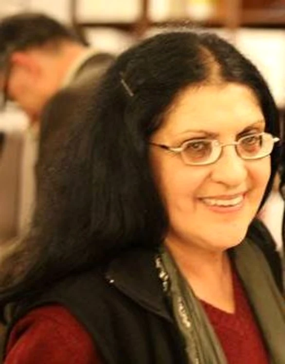 „Aş fi vrut să fiu o muscă pe umărul doamnei H P B “ interviu cu Adriana BABEŢI jpeg