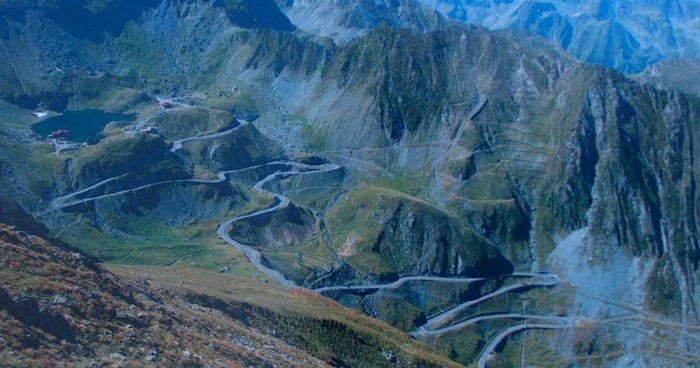 Transalpina - cea mai înaltă şi mai frumoasă şosea din România, Foto: criticarad.ro