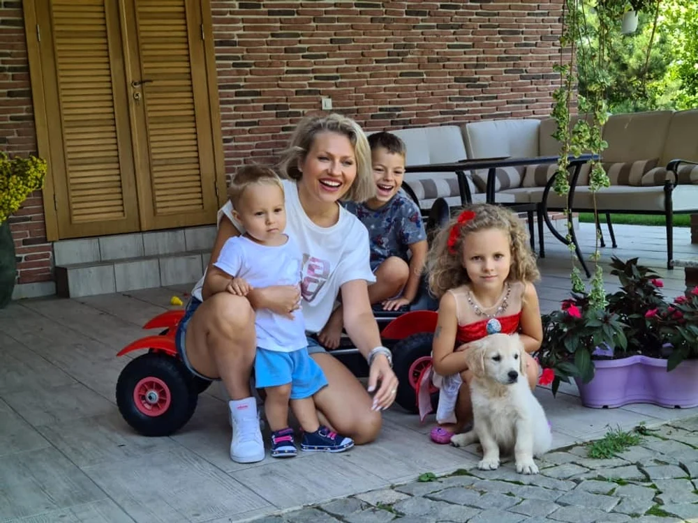 5 mirela vaida are 3 copii 2 jpg jpeg