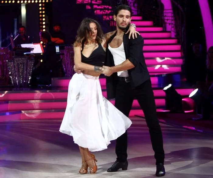 Mihai Ristea şi Luiza, demonstraţie de senzualitate pe scena "Dansează printre stele" 