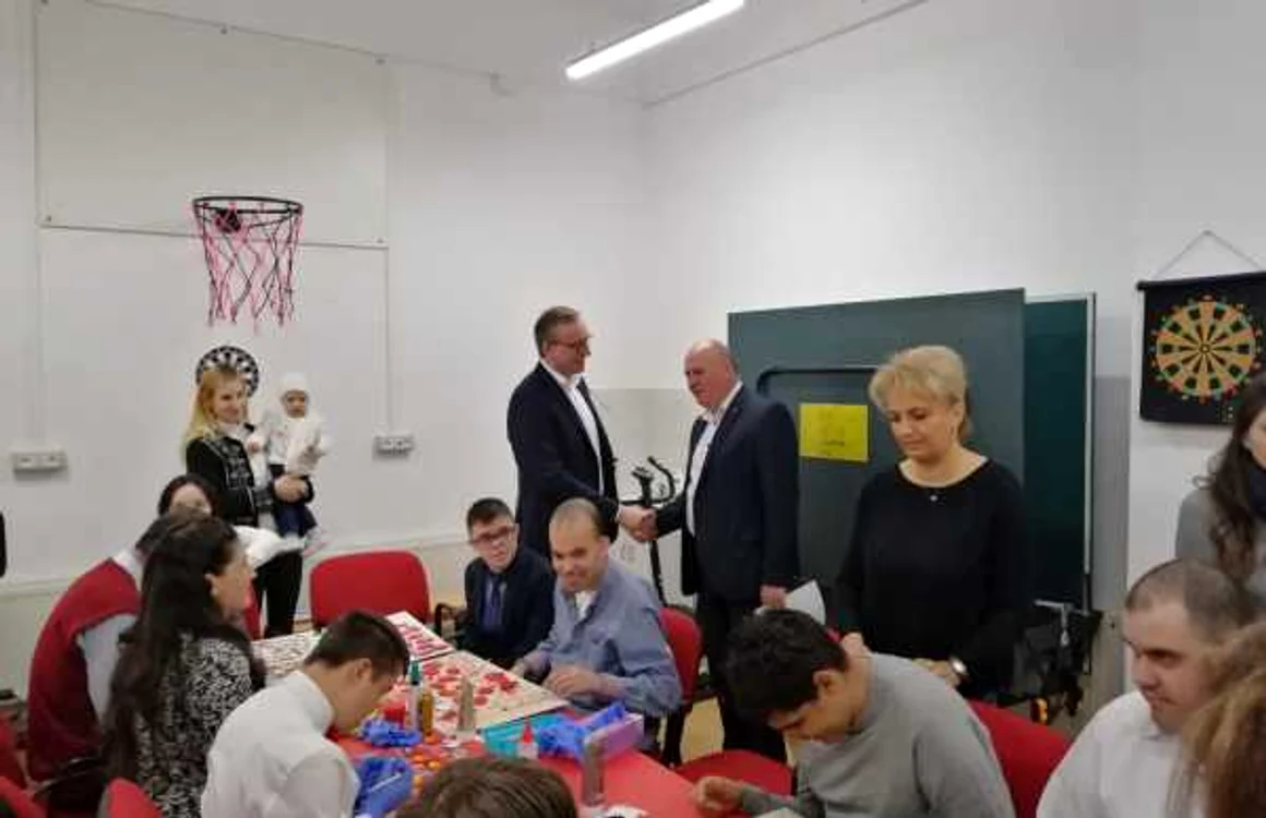 andre muit olandez asistenta sociala Galati 7