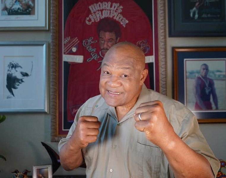 George Foreman, o legendă a boxului, a murit la 76 de ani. Povestea celui care a devenit cel mai în vârstă campion mondial la categoria grea