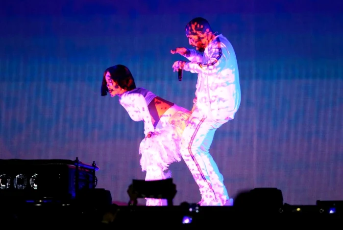 Rihanna şi Drake au
oferit un spectacol incendiar pe scena BRIT Awards 2016 FOTO AP
