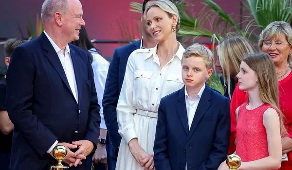 Albert și Charlene de Monaco alături de Jacques și Gabriella FB jpg