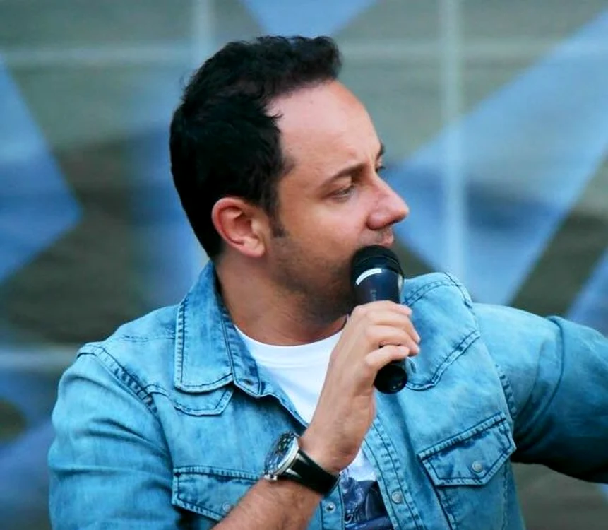 
    Cătălin Măruţă a primit două oferte de muncă, la alte două posturi tvFoto: arhivă personală  
