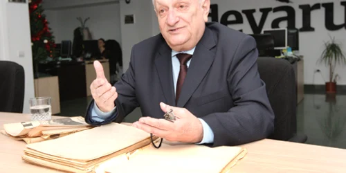 Dumitru Păduraru a povestit în redacţia „Adevărul“ cum a tradus romanul