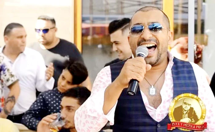 Manelistul a leşinat cu maşina în viteză şi cu piciorul pe frânăFoto: tion.ro