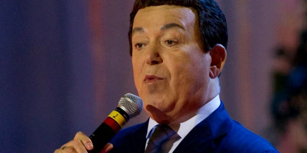 Iosif Kobzon a anunţat de câteva ori că a finalizat activitatea artistică 