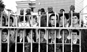 Recunoaşterea pe Facebook discuţie cu ministrul adjunct de Externe kosovar, Petrit SELIMI jpeg