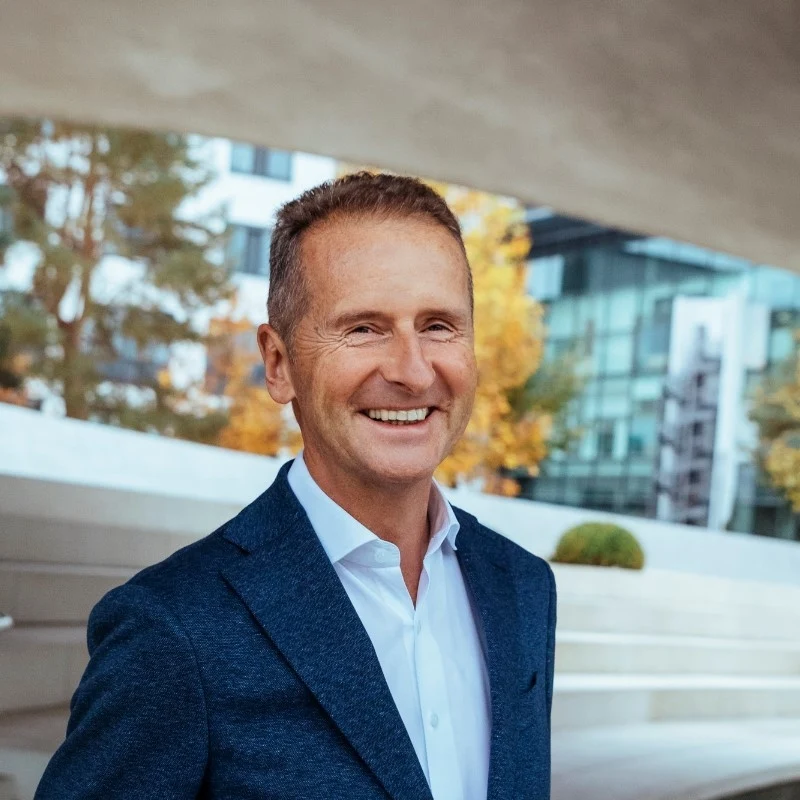 Cine este pensionarul care a încasat 9 milioane de euro înainte de concedierile masive la Volkswagen: acum produce coniac și dezvoltă proiecte agricole