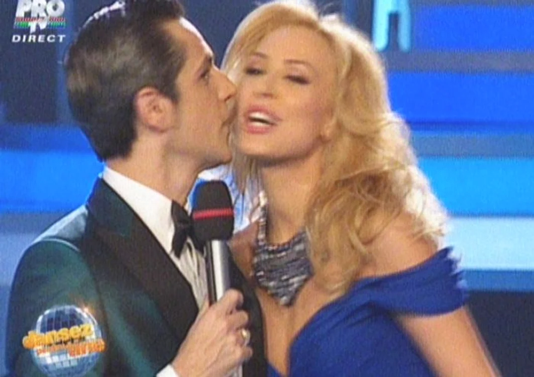 Iulia Vîntur a avut o intrare spectaculoasă la «Dansez pentru tine». (capturi Pro TV)