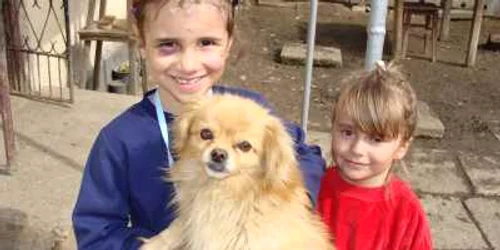 Daria Gaitanaru s-a intors acasa la catel si la surioarele ei