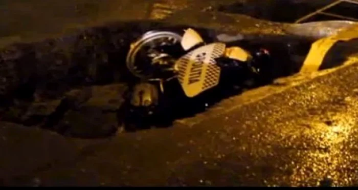 Bogdan Gigină și-a găsit sfârșitul în această groapă în care a căzut cu motocicleta