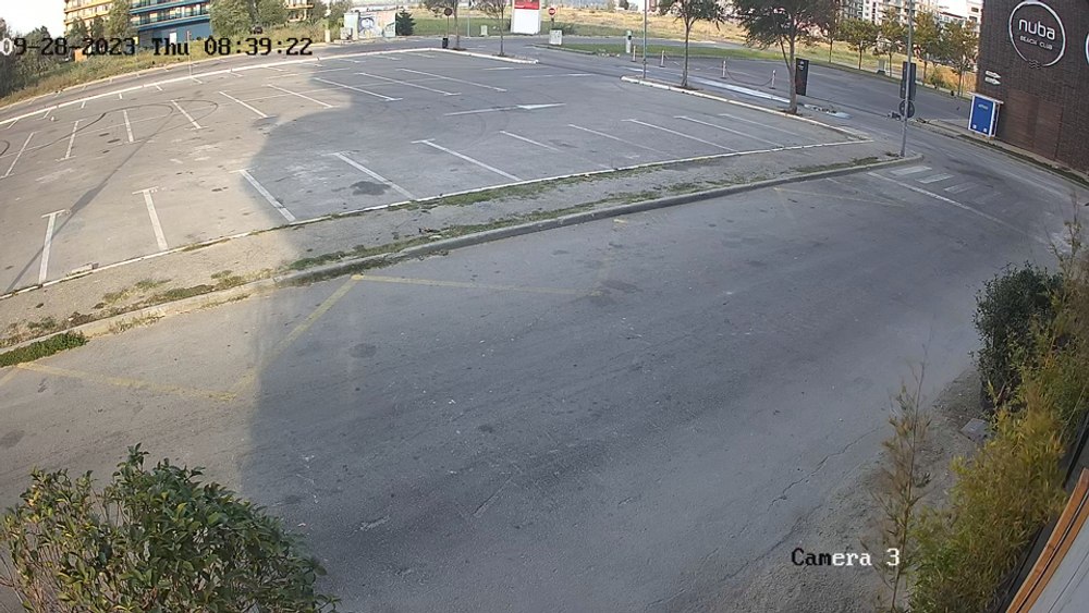 Ultimele imagini cu DJ Lalla în viață. Camerele o surprind îndreptându-se spre plajă, înainte de a fi găsită fără viață