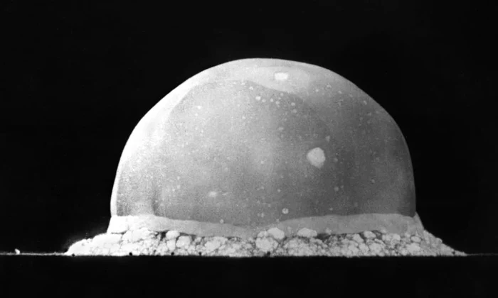 Calendar 16 iulie: 1945   Testul Trinity: În cadrul Proiectului Manhattan, a avut loc primul test al unei bombe atomice jpeg