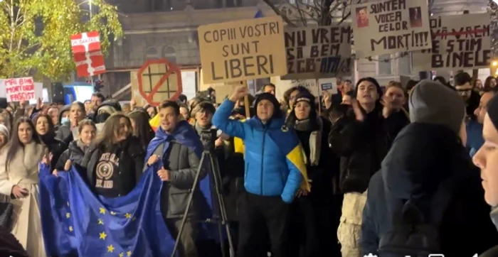 Proteste au fost și în alte orașe din țară. FOTO Captură video Umbrela Anticorupție Cluj