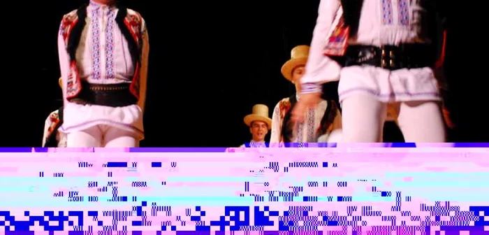 Reprezentaţie folclorică (foto arhivă)