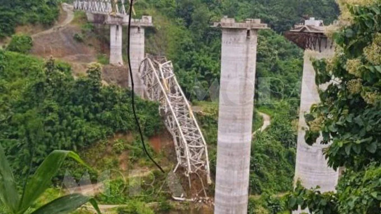Podul prăbușit