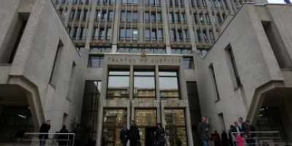 Iaşi: Italian trimis în judecată pentru act sexual cu minori
