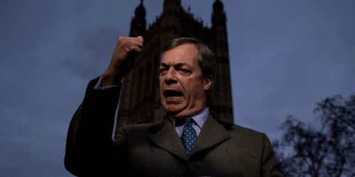 Nigel Farage membru al Parlamentului European şi susţinător al Brexit-ului vorbeşte cu presa la Westminster în Londra Marea Britanie FOTO Guliver / Getty Images / Dan Kitwood