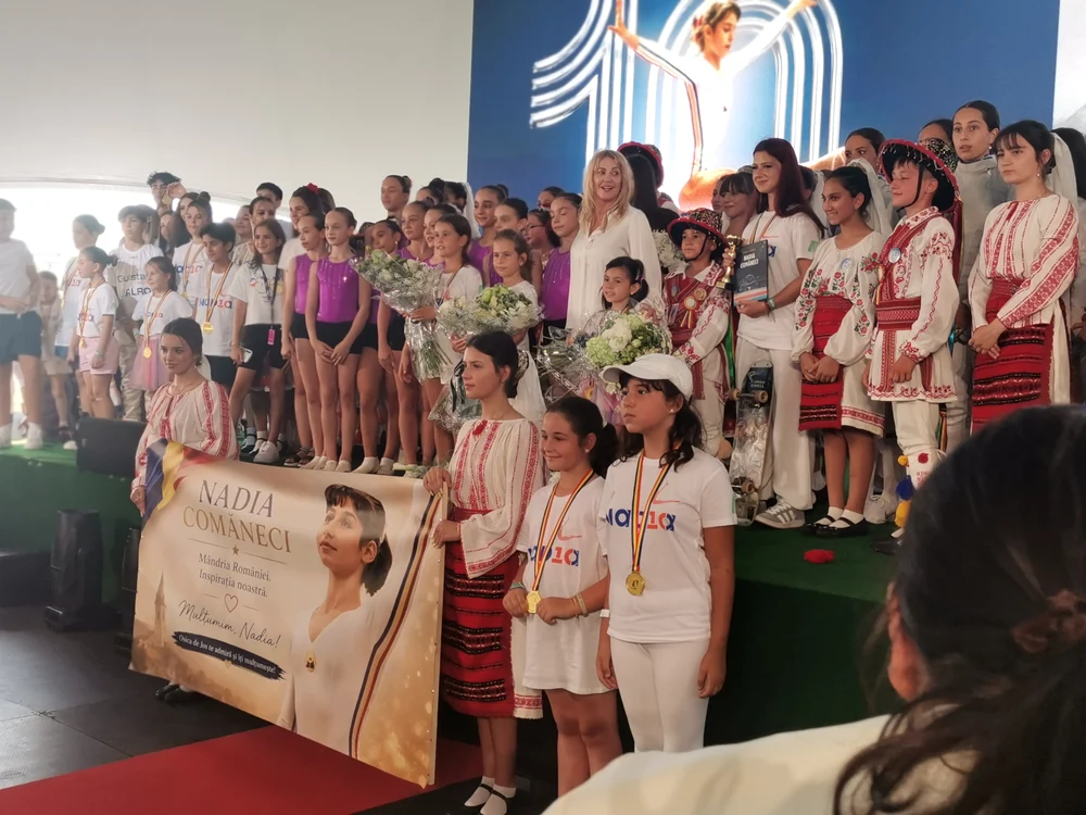 Copiii s-au bucurat cel mai mult de întâlnirea cu marea campioană FOTo: Alina Mitran