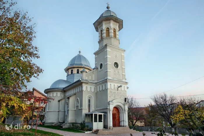 Biserica a fost sfinţită în 1927 FOTO dli.ro