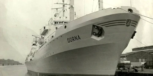 Nava pescador Dorna FOTO www.marinarii.ro